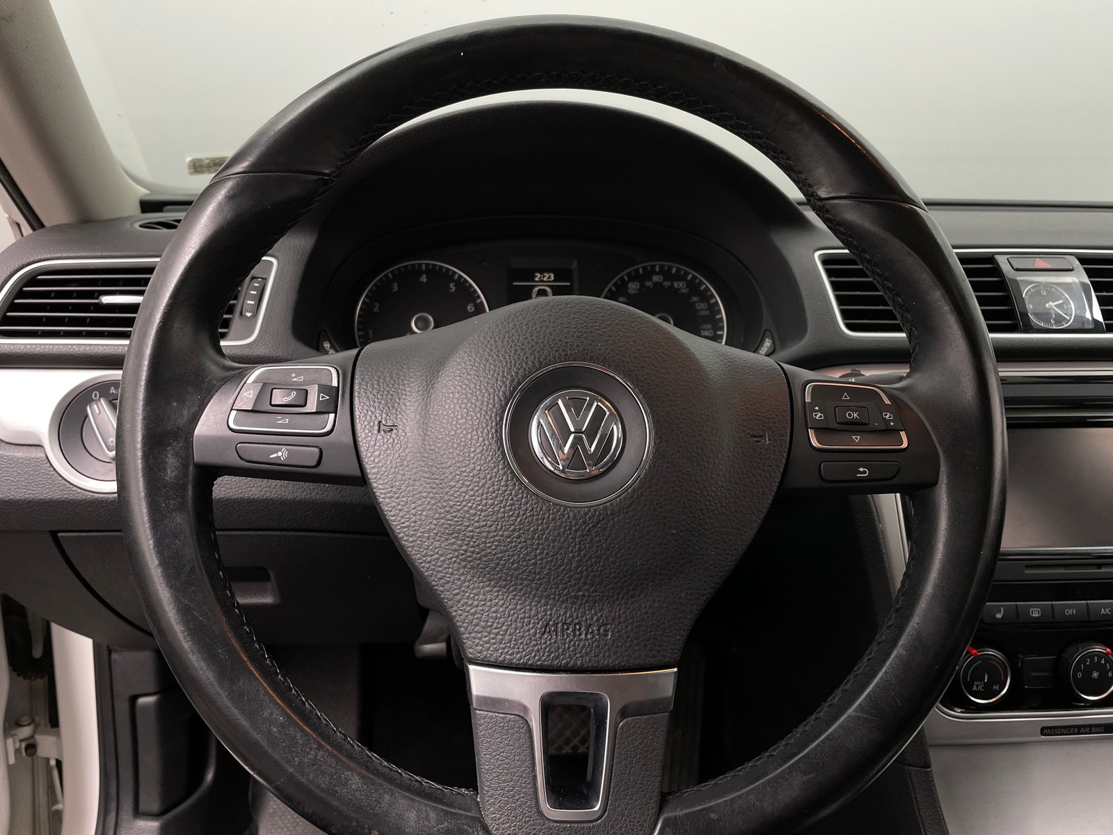 Thumbnail: 2013 Volkswagen Passat - 4