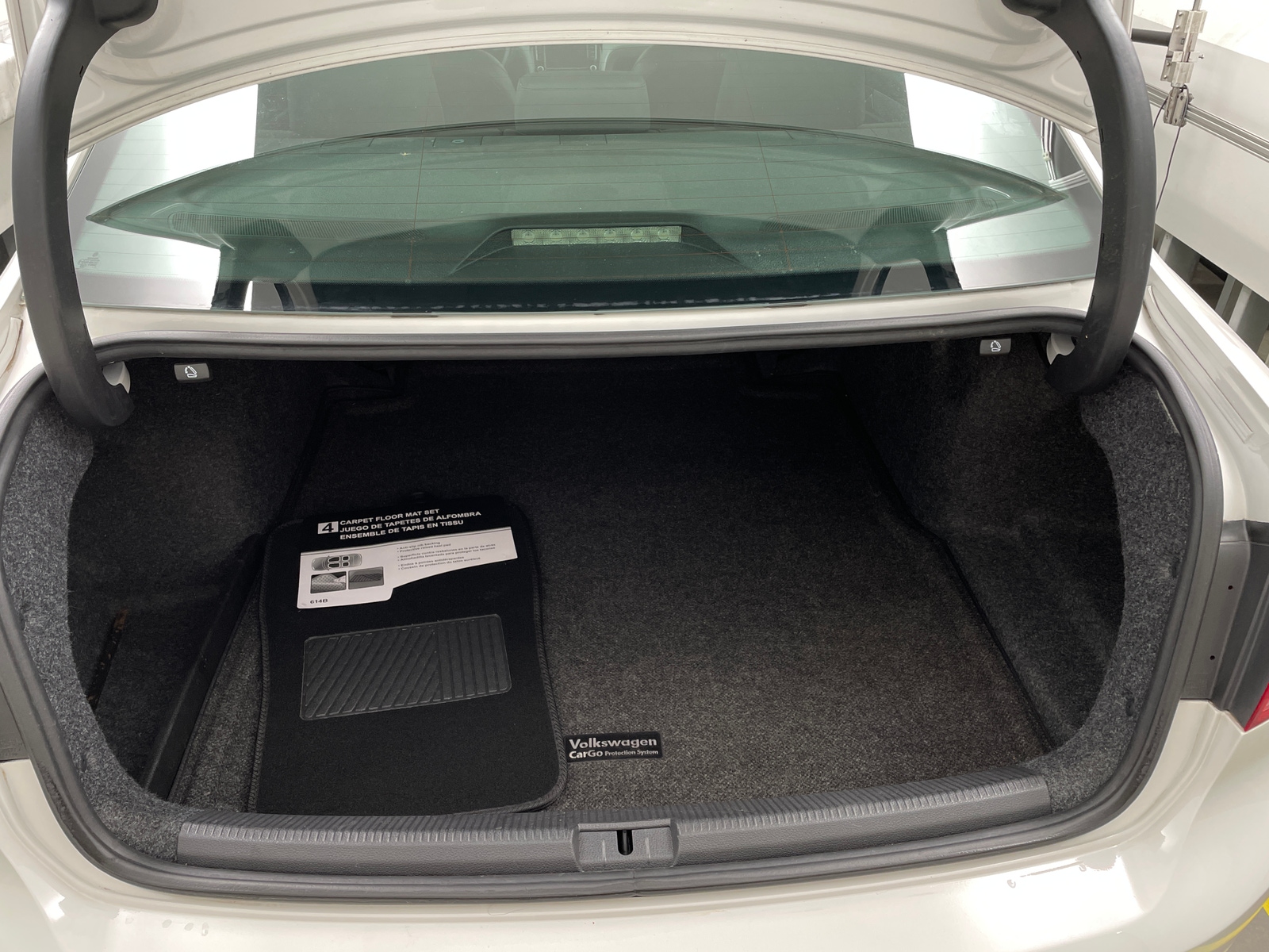 Thumbnail: 2013 Volkswagen Passat - 6