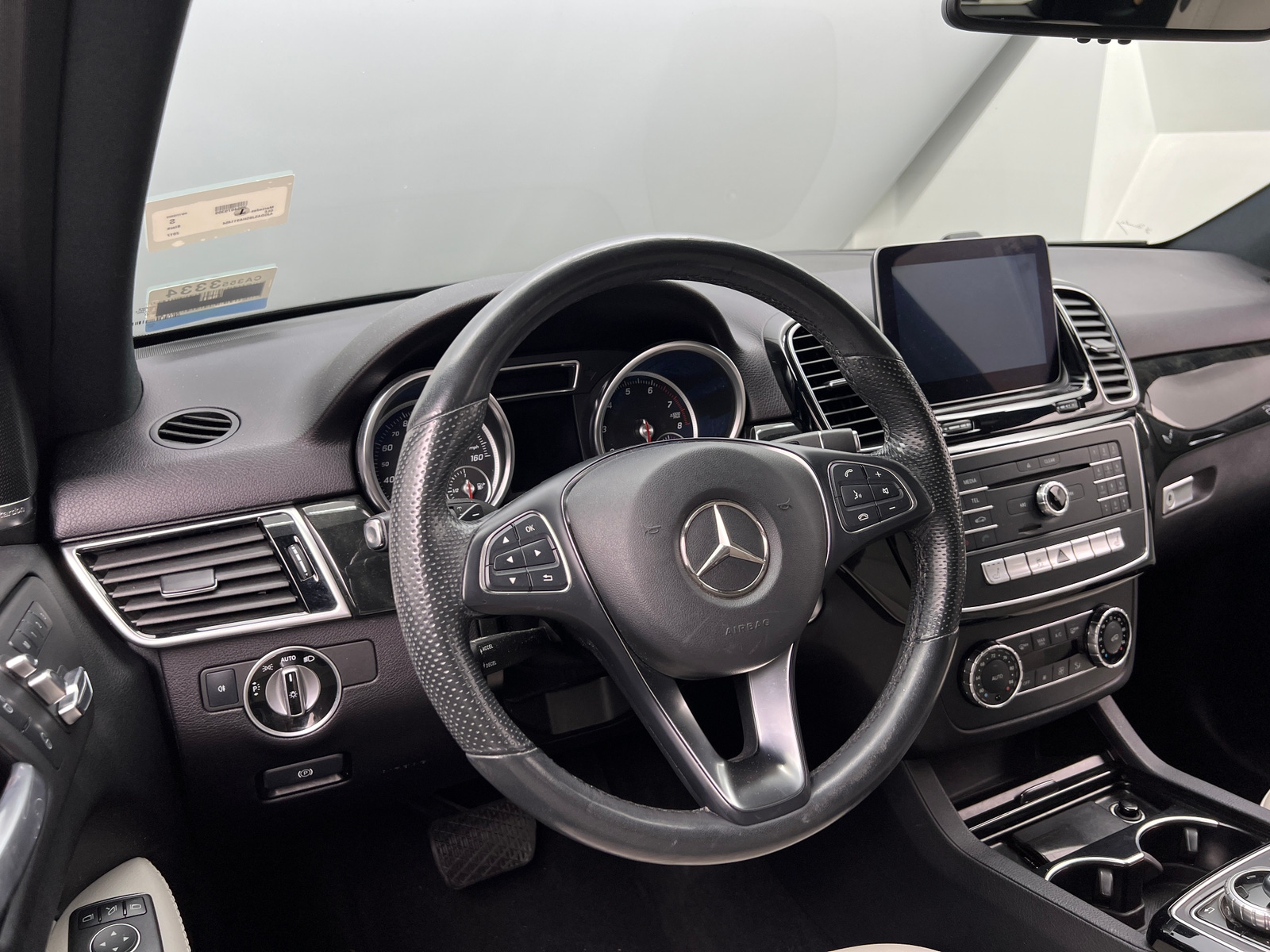Thumbnail: 2017 Mercedes-Benz GLE - 4