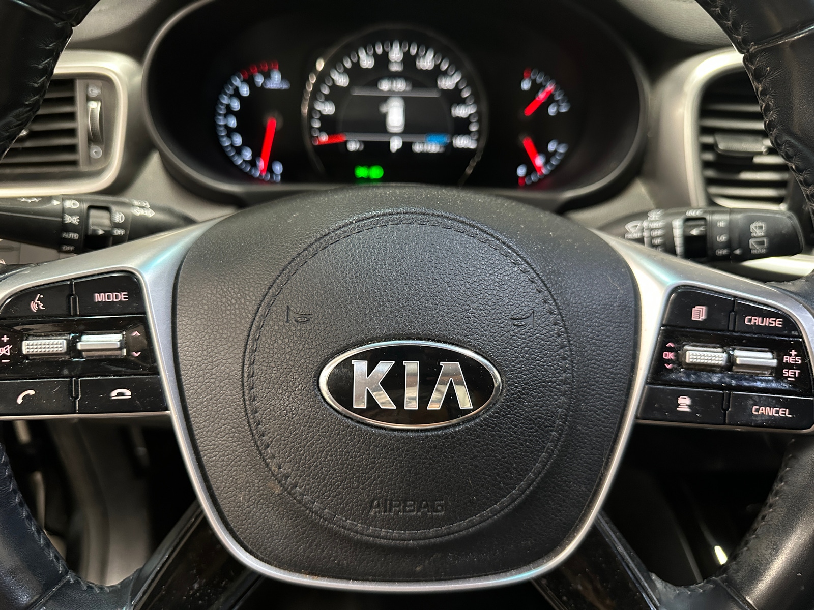 Thumbnail: 2020 Kia Sorento - 4