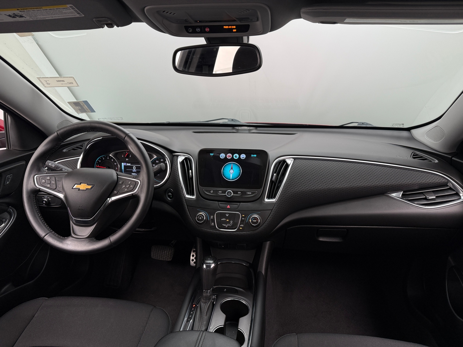 Thumbnail: 2017 Chevrolet Malibu - 3