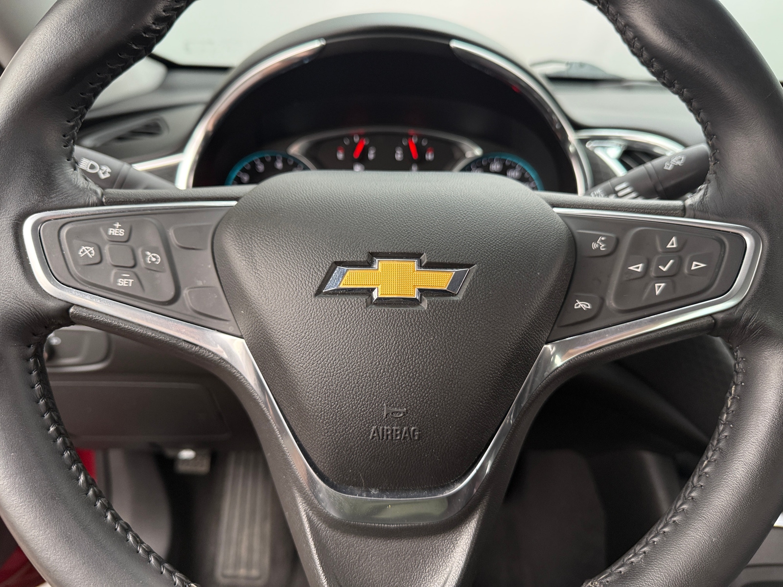 Thumbnail: 2017 Chevrolet Malibu - 5