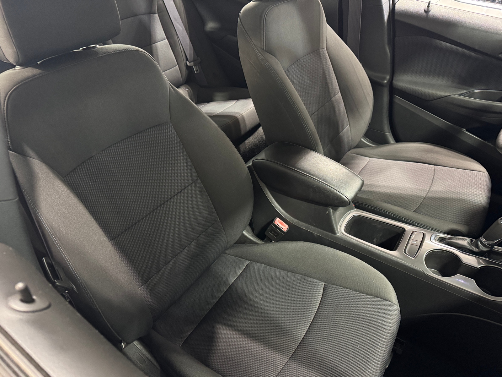 Thumbnail: 2017 Chevrolet Cruze - 2