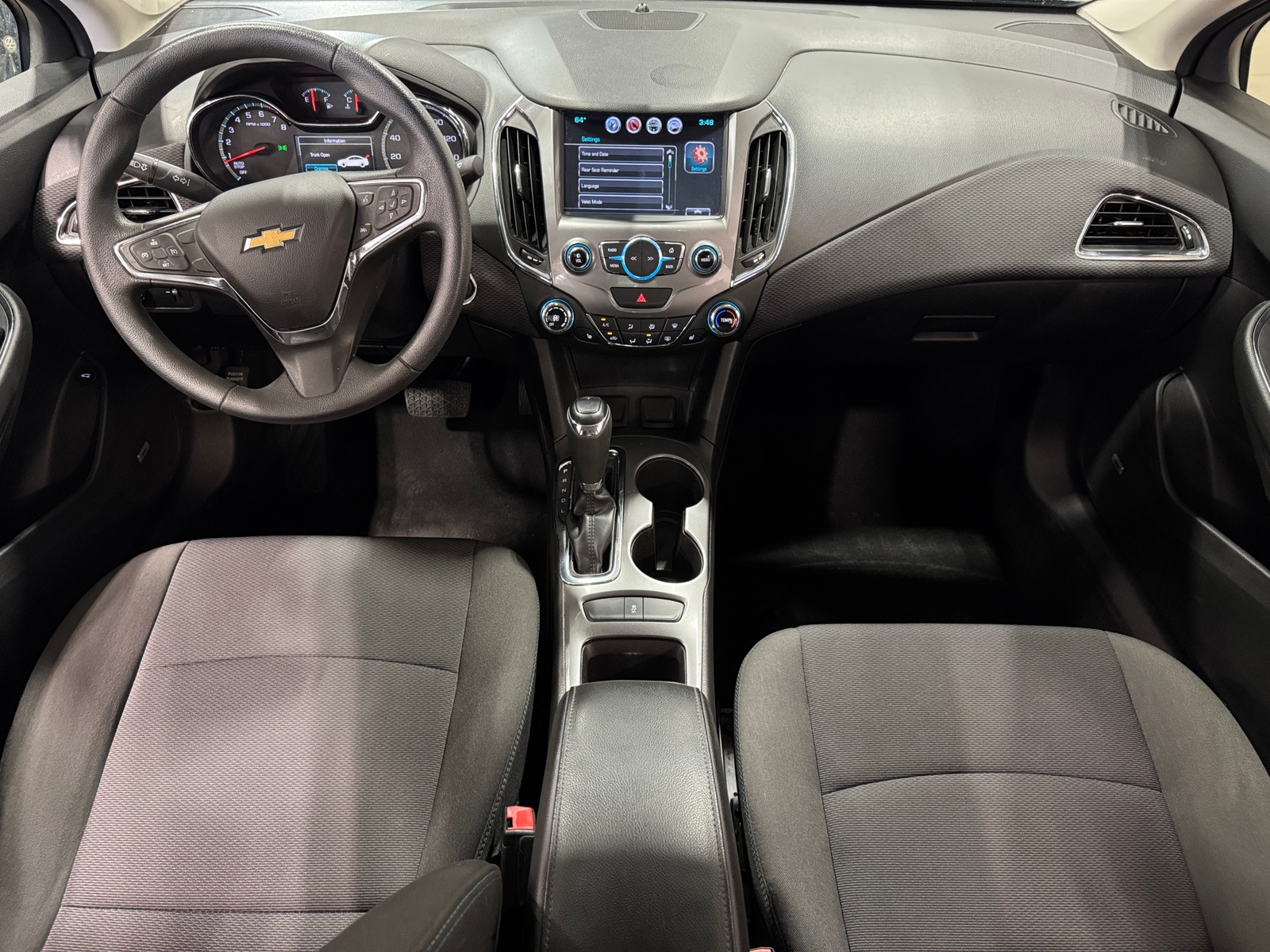Thumbnail: 2017 Chevrolet Cruze - 3
