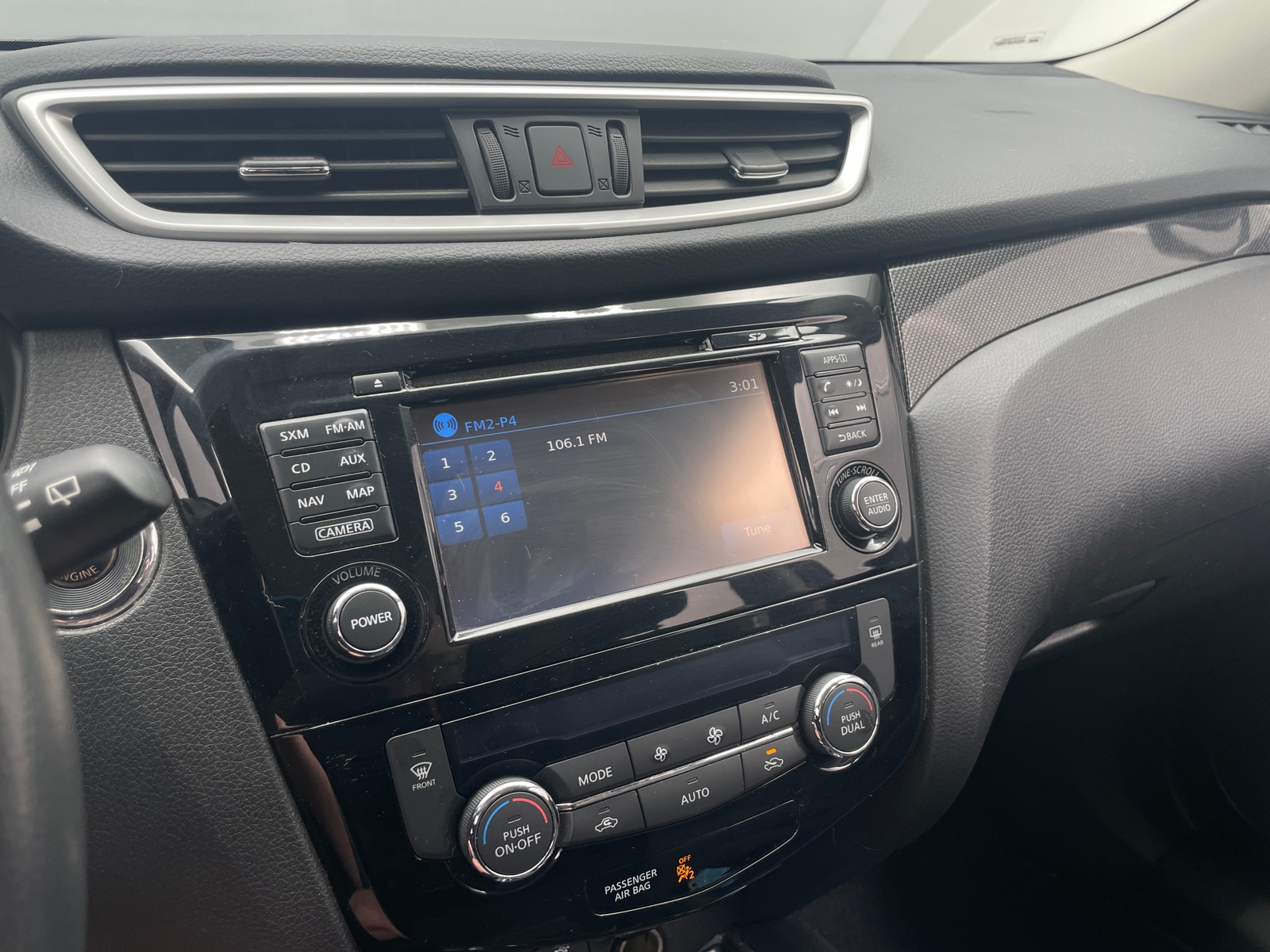 Thumbnail: 2016 Nissan Rogue - 3