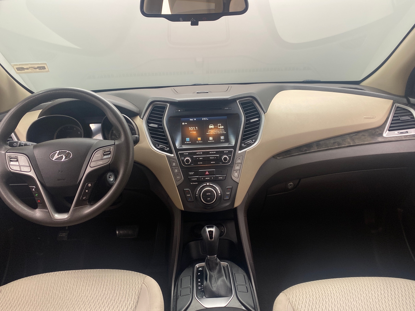 Thumbnail: 2017 Hyundai Santa Fe - 3