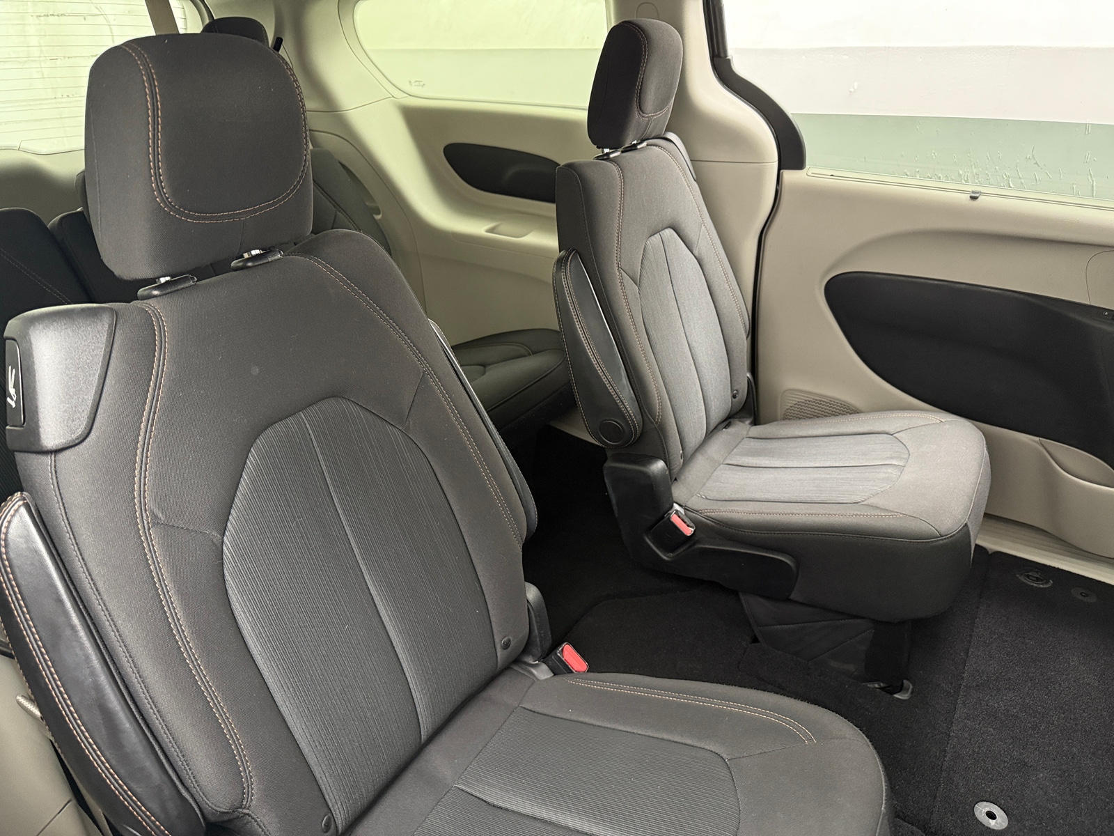 Thumbnail: 2018 Chrysler Pacifica - 6