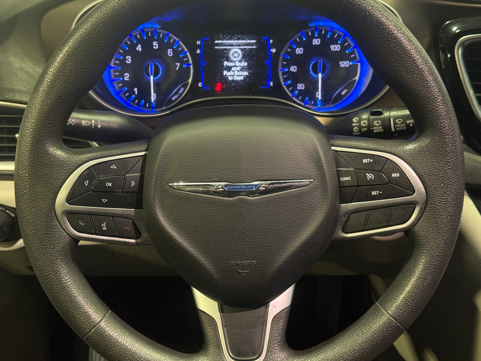 Thumbnail: 2018 Chrysler Pacifica - 5