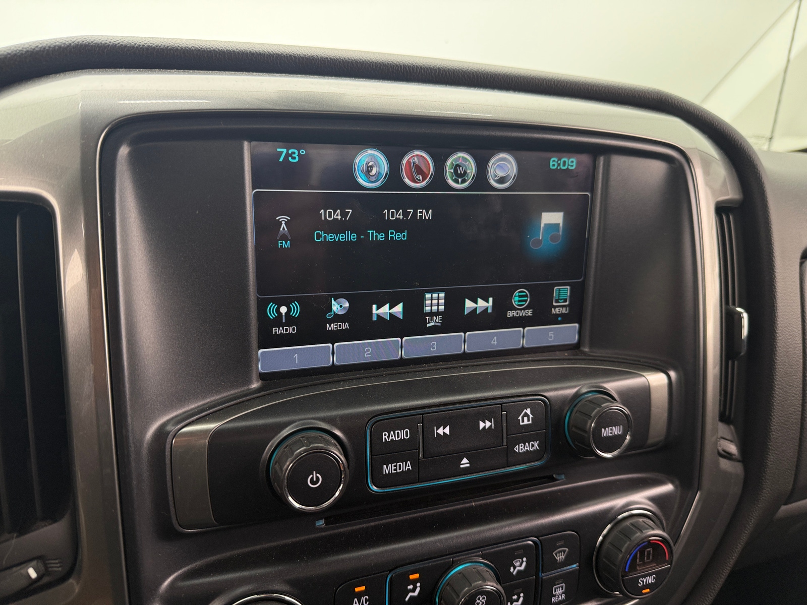 Thumbnail: 2019 Chevrolet Silverado 1500 - 4