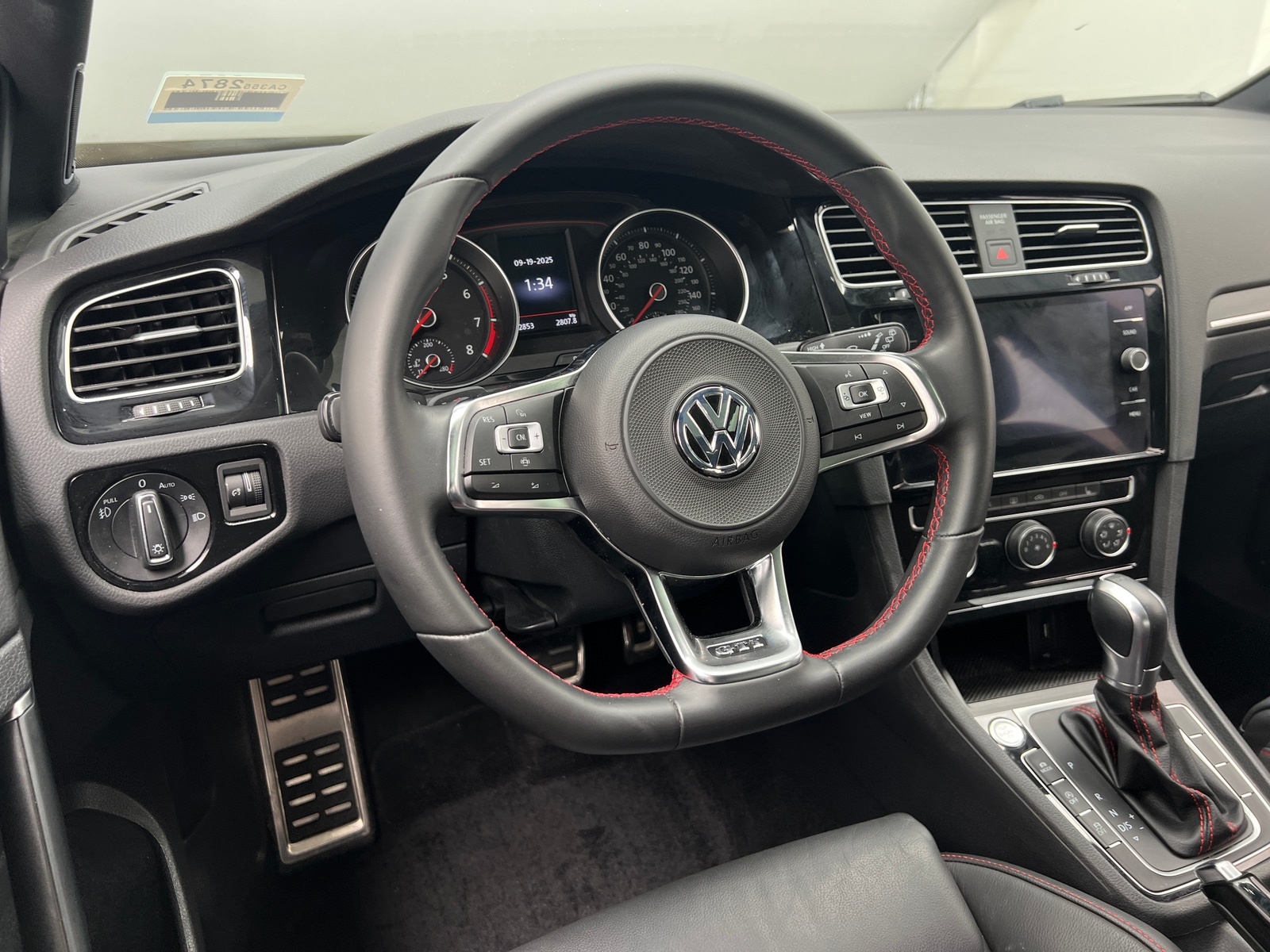 Thumbnail: 2019 Volkswagen Golf - 4