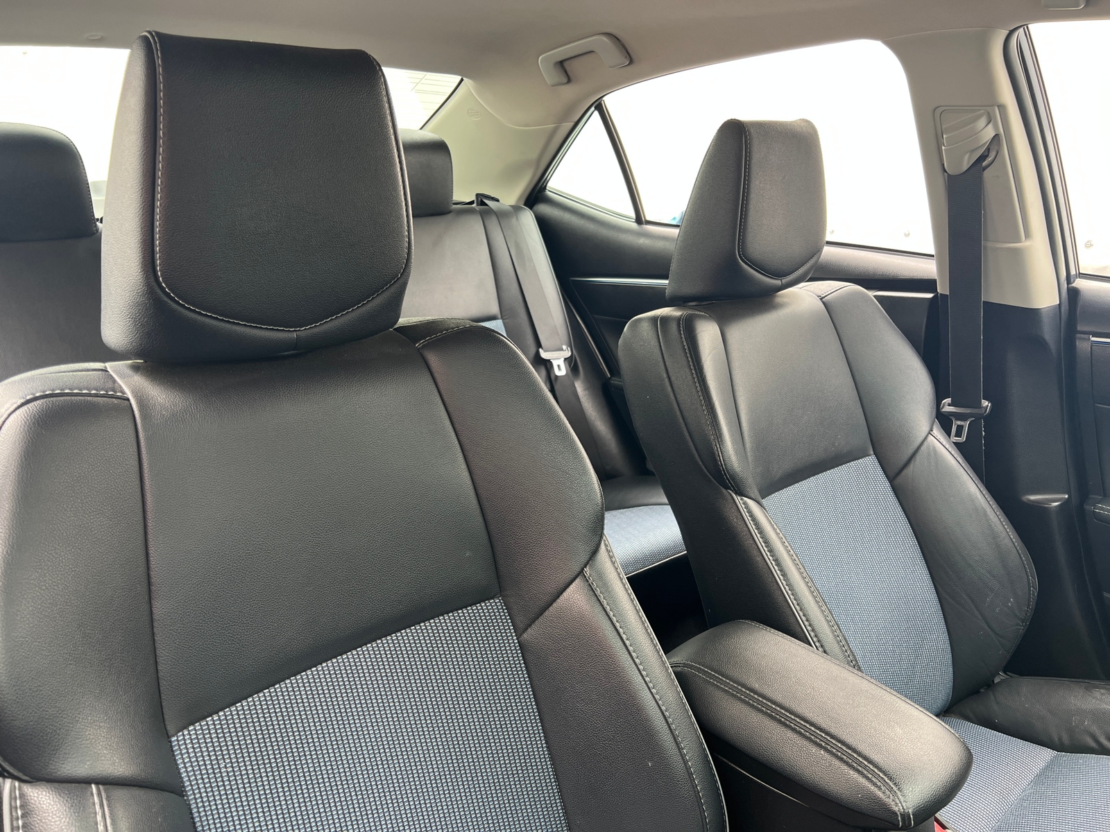 Thumbnail: 2015 Toyota Corolla - 2