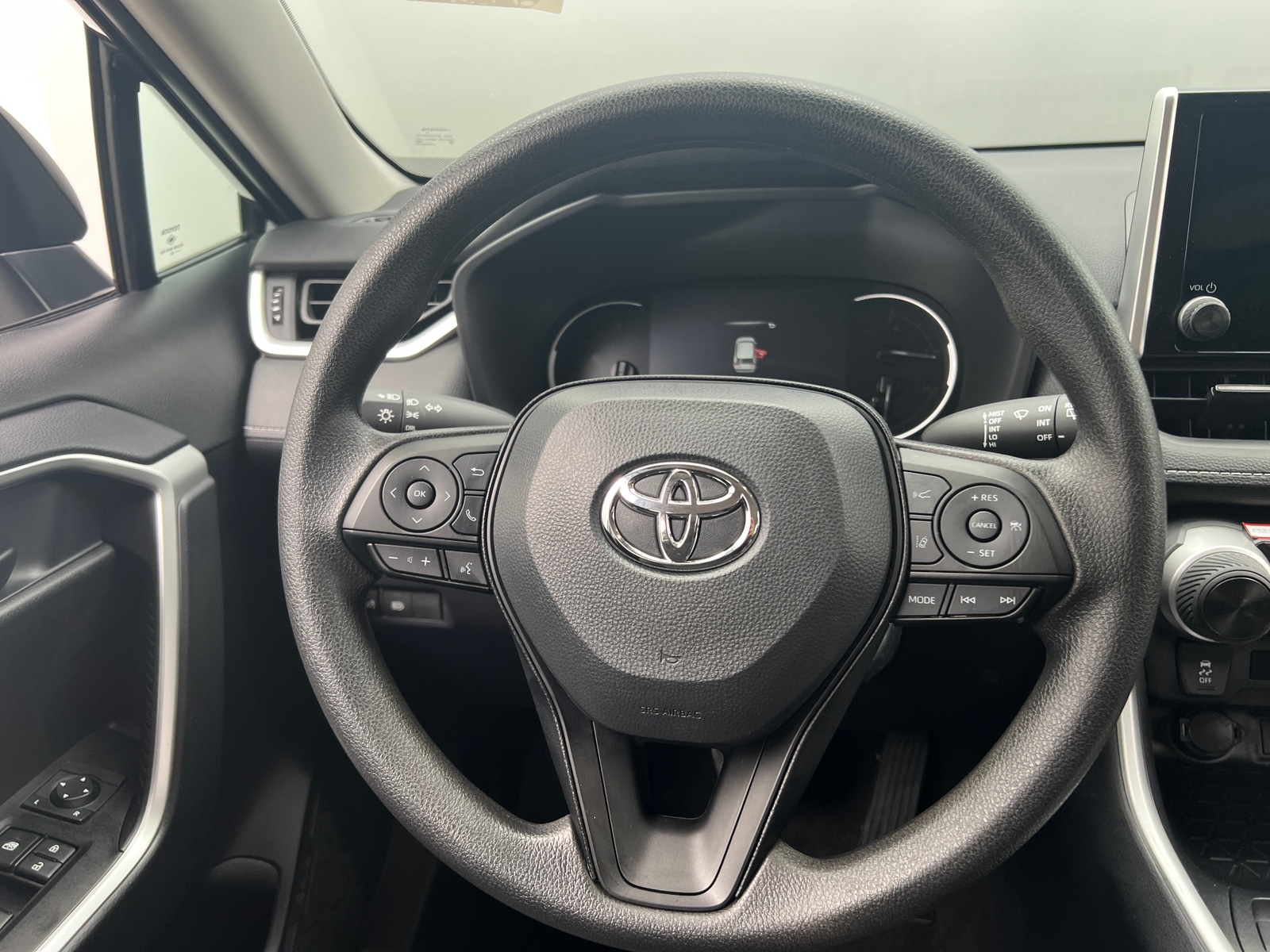 Thumbnail: 2025 Toyota RAV4 - 5