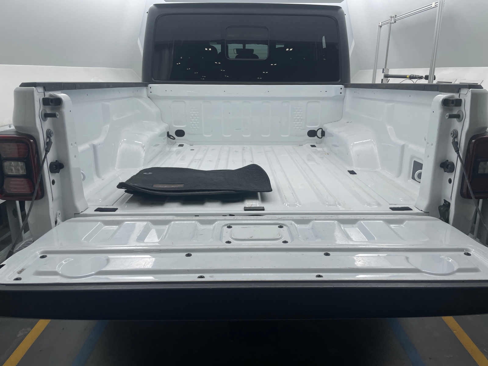 Thumbnail: 2021 Jeep Gladiator - 7