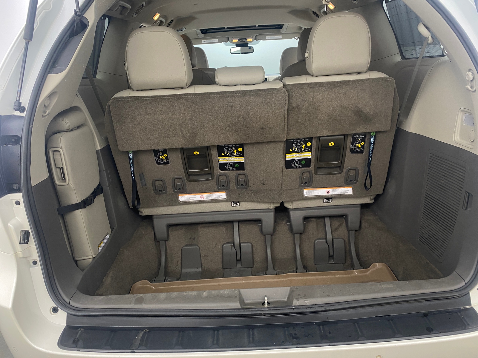 Thumbnail: 2018 Toyota Sienna - 6
