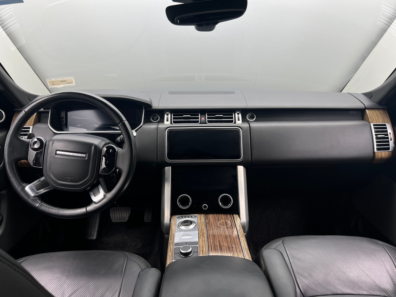 Thumbnail: 2019 Land Rover Range Rover - 2