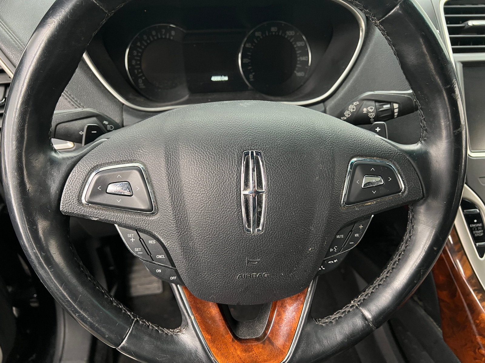 Thumbnail: 2016 Lincoln MKX - 4