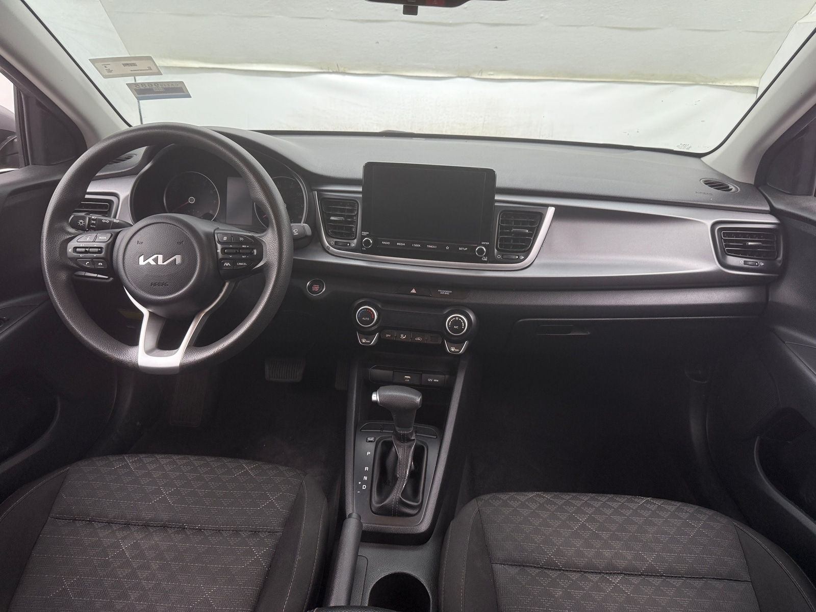 Thumbnail: 2023 Kia Rio - 3