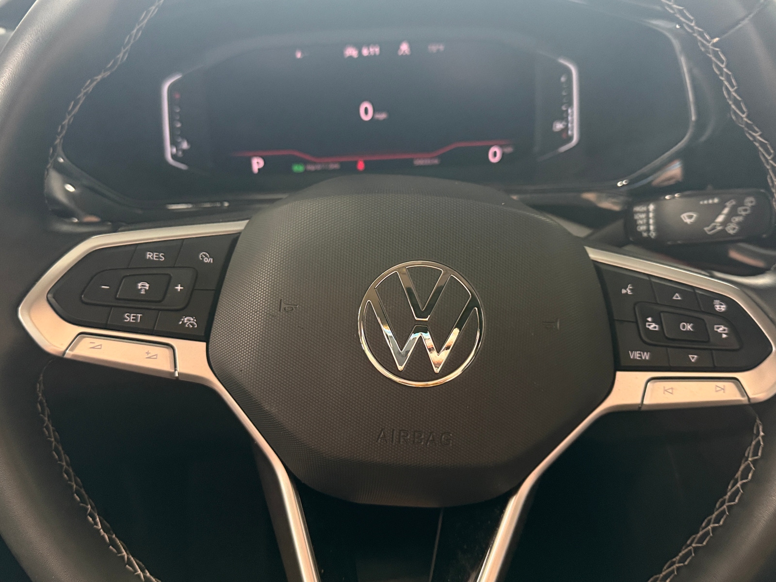 Thumbnail: 2022 Volkswagen Taos - 4
