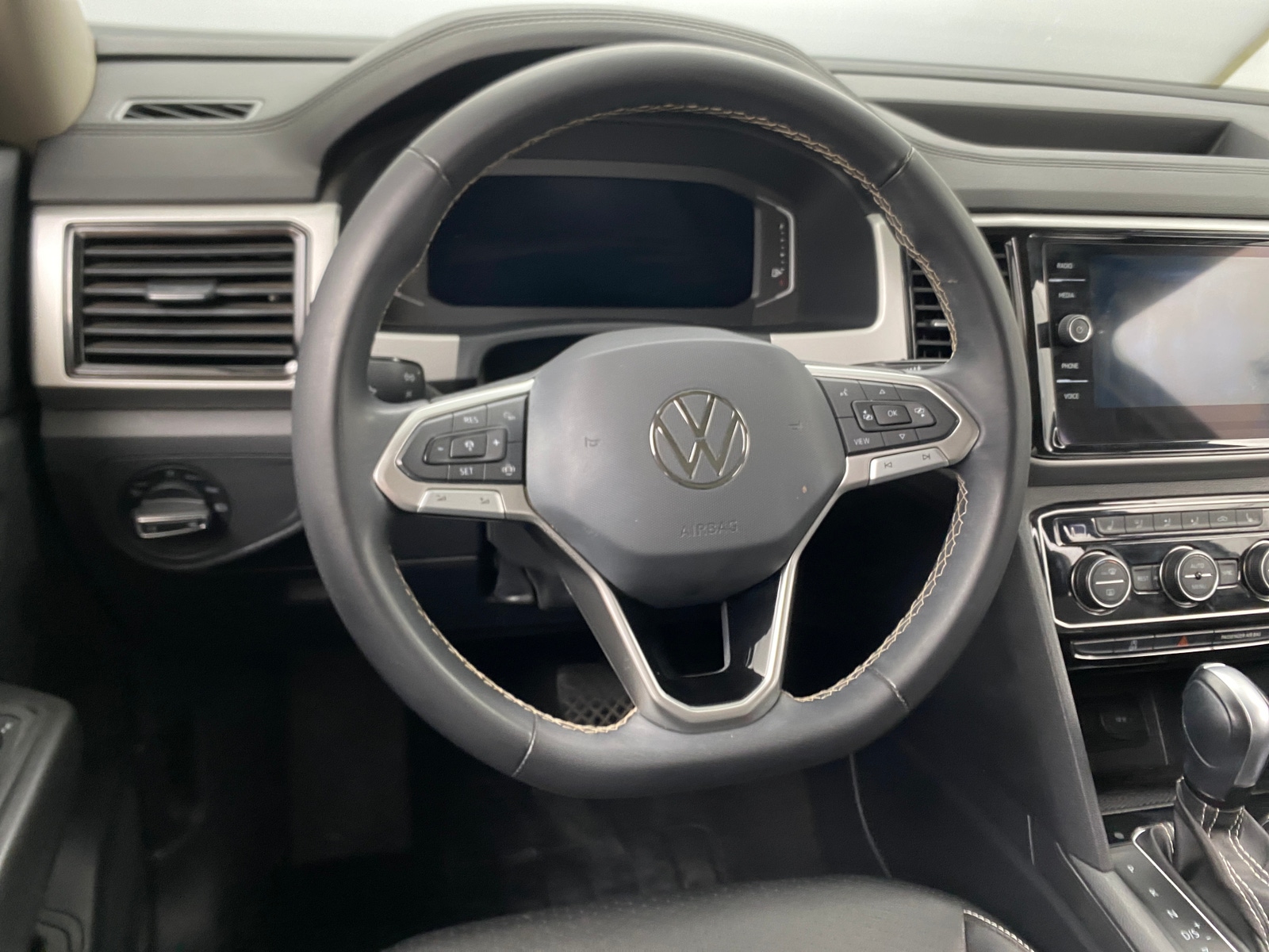 Thumbnail: 2023 Volkswagen Atlas - 4