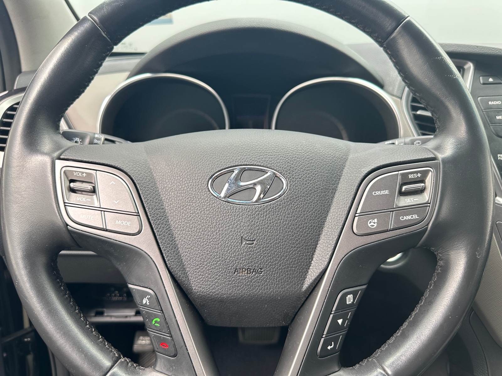 Thumbnail: 2013 Hyundai Santa Fe - 4