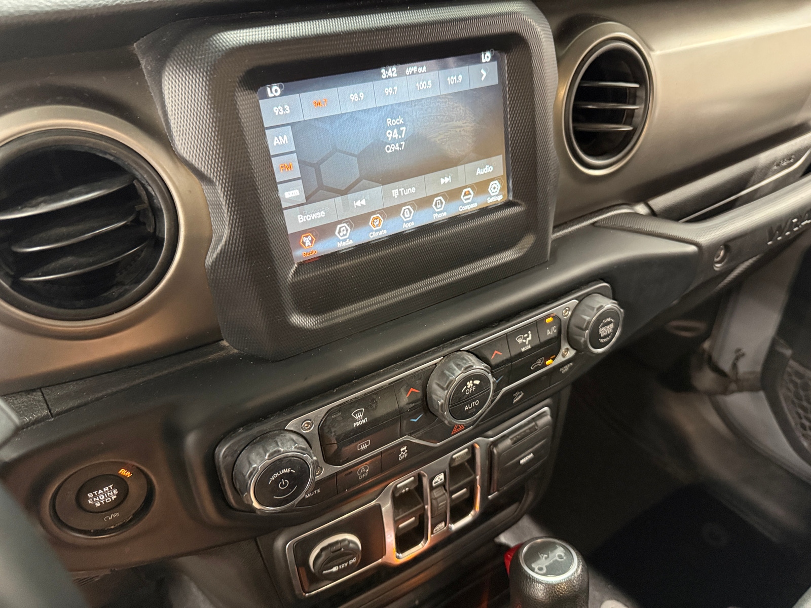 Thumbnail: 2019 Jeep Wrangler - 4