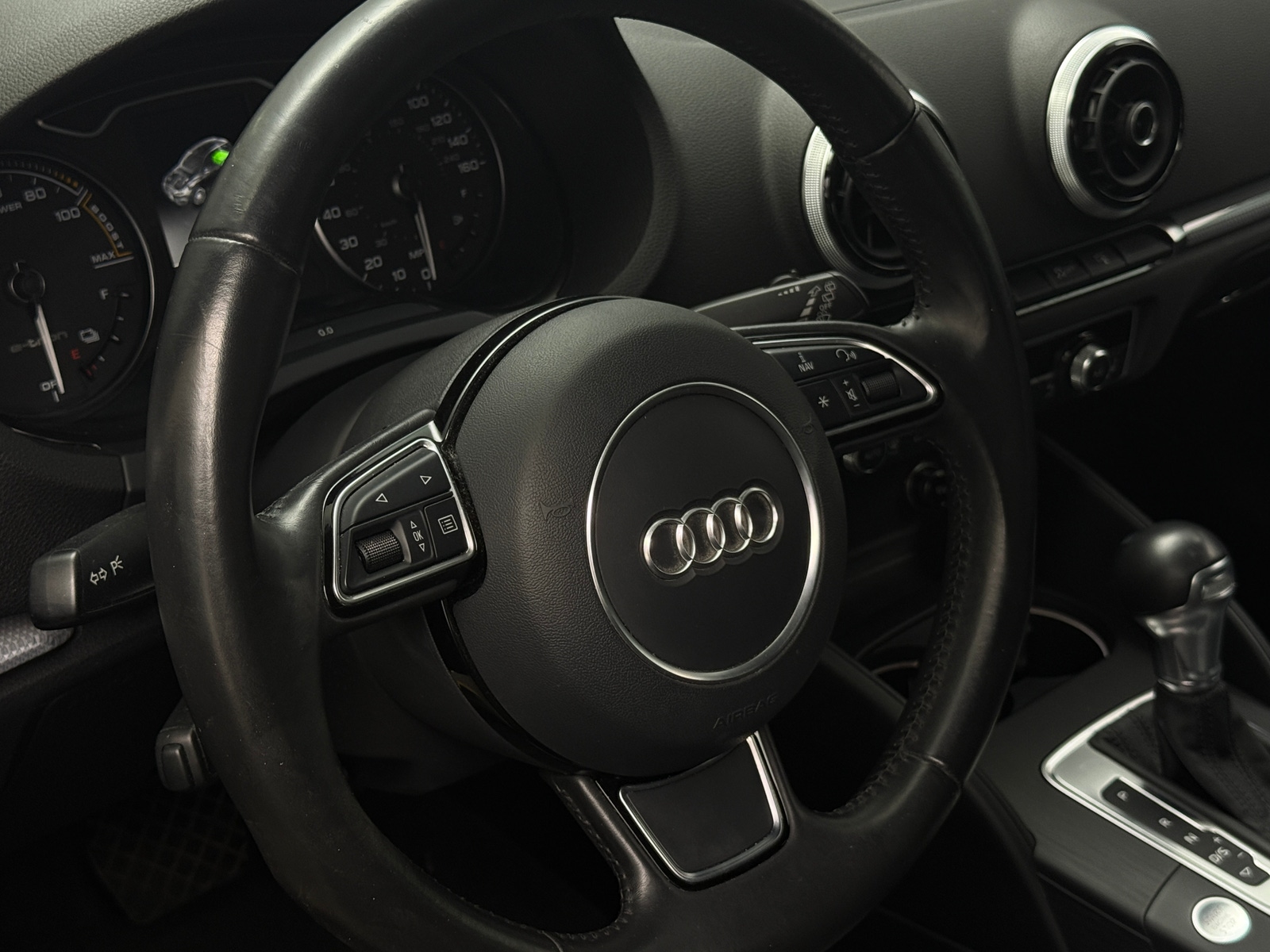 Thumbnail: 2016 Audi A3 e-tron - 4