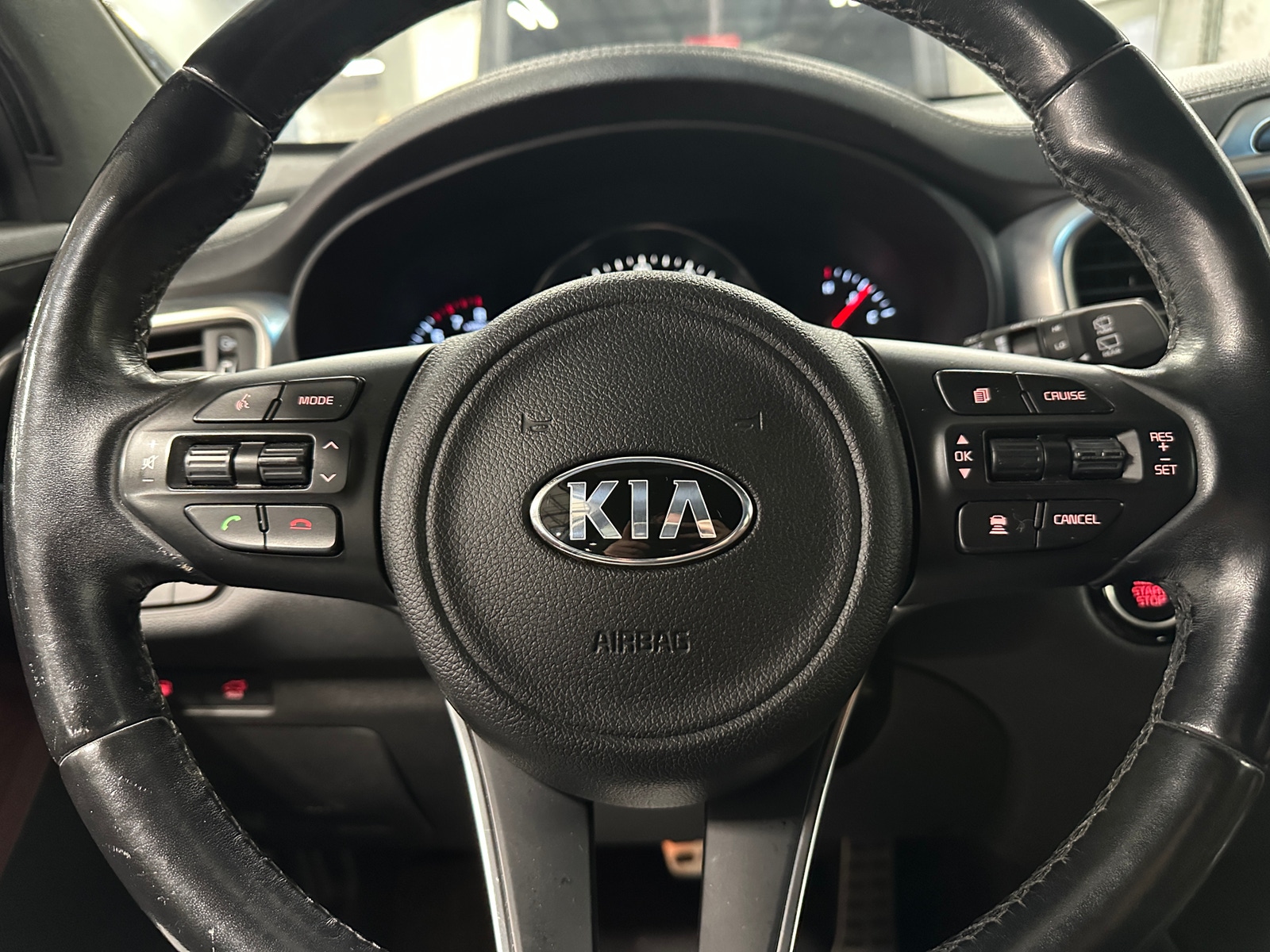 Thumbnail: 2016 Kia Sorento - 4