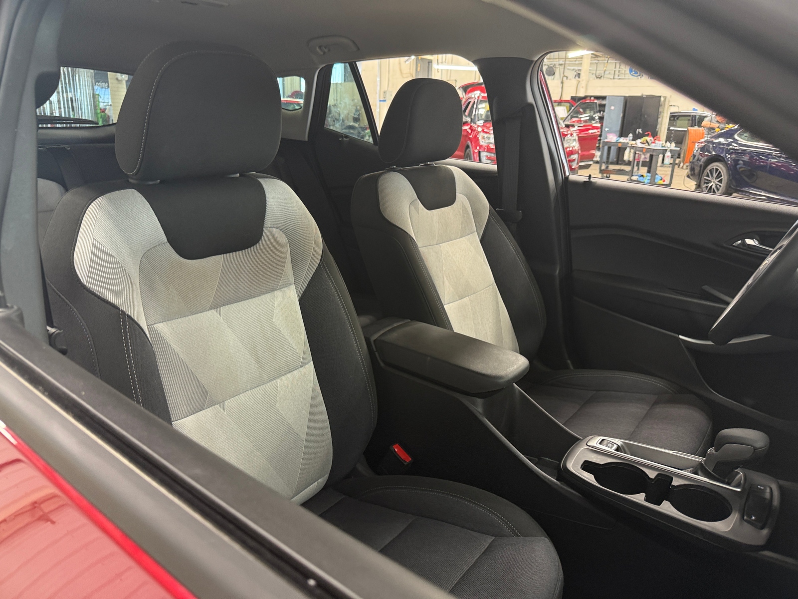 Thumbnail: 2025 Chevrolet Trax - 2