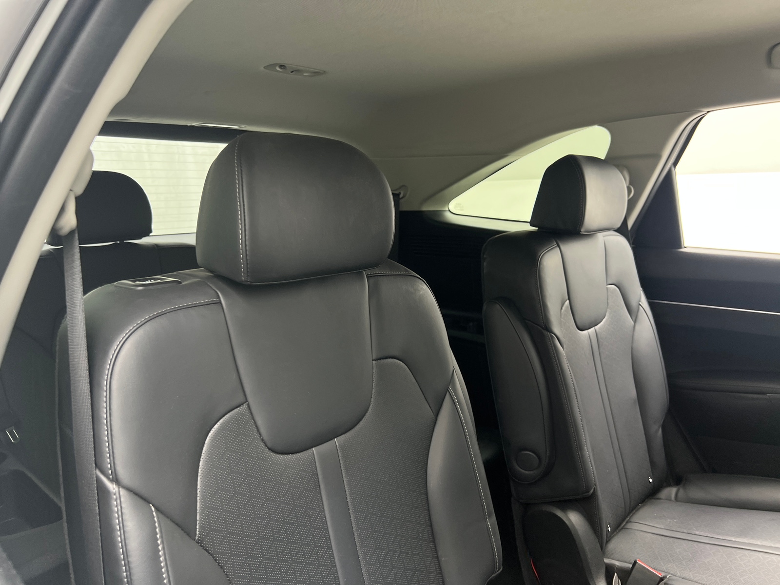 Thumbnail: 2023 Kia Sorento - 5