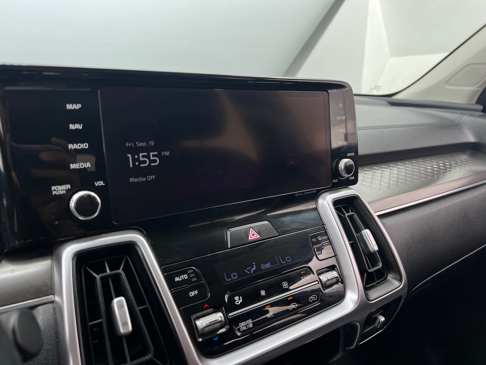 Thumbnail: 2023 Kia Sorento - 3