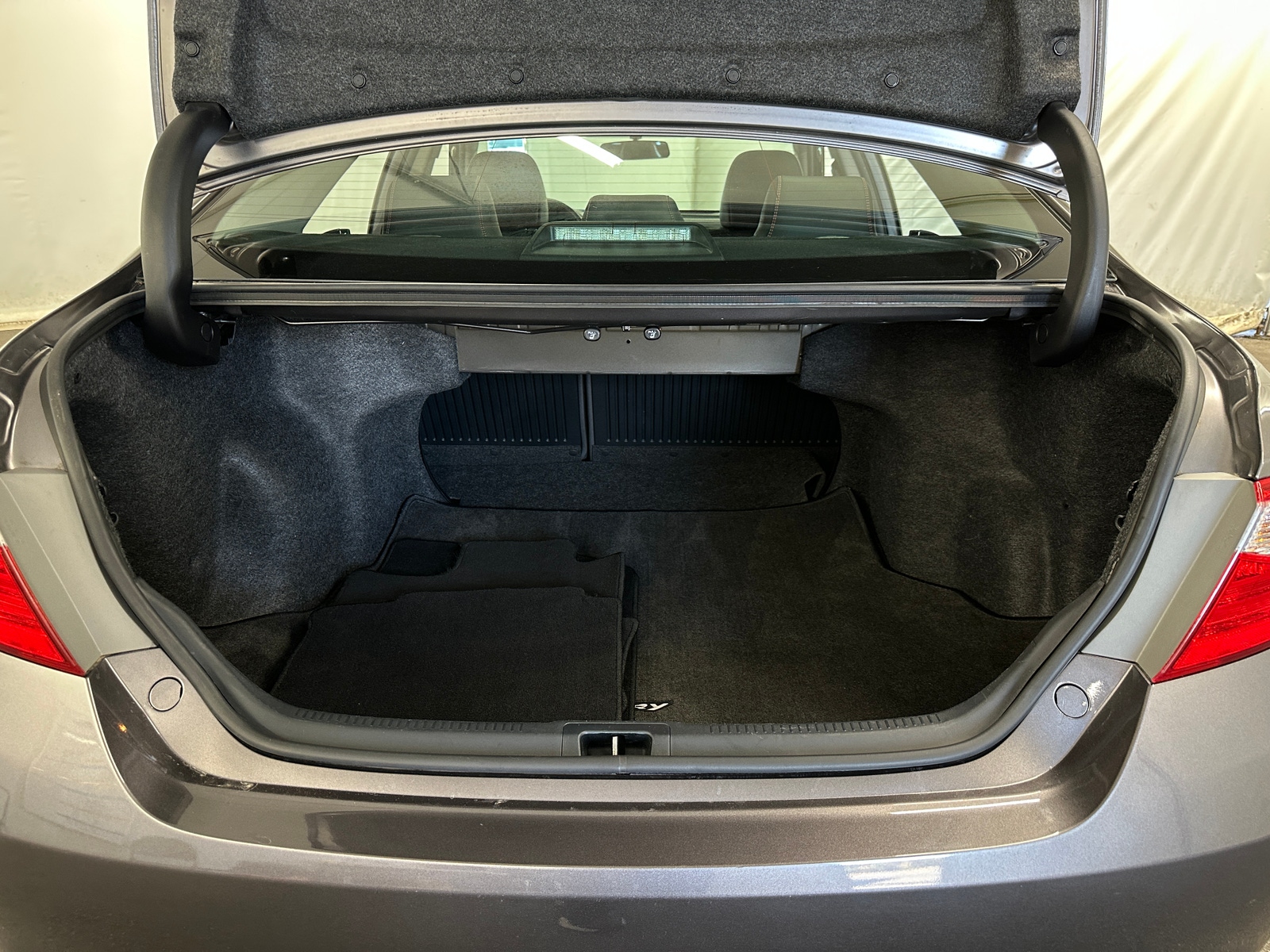 Thumbnail: 2015 Toyota Camry - 6