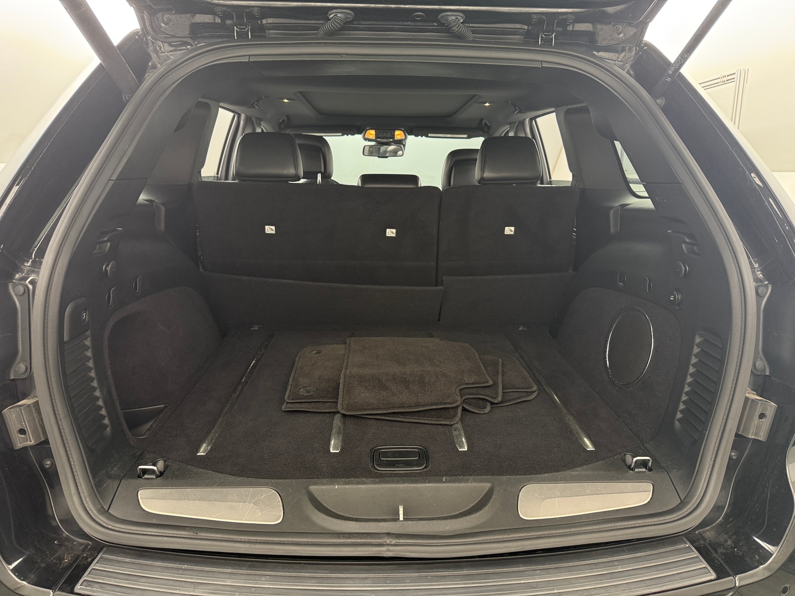 Thumbnail: 2016 Jeep Grand Cherokee - 6