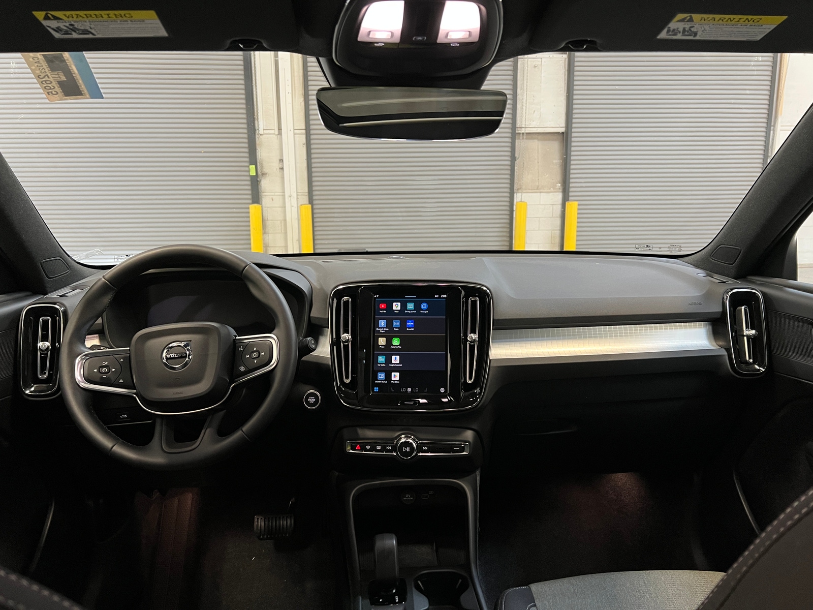 Thumbnail: 2025 Volvo XC40 - 3