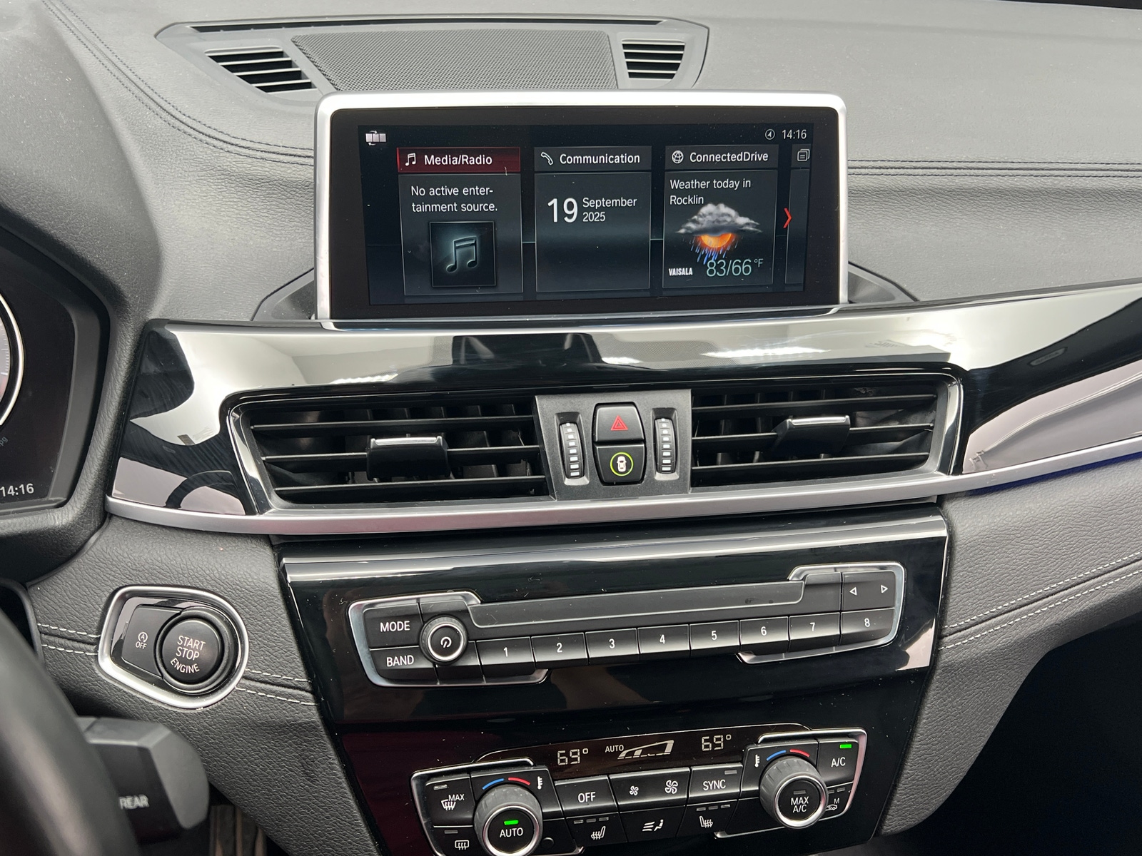 Thumbnail: 2021 BMW X2 - 3