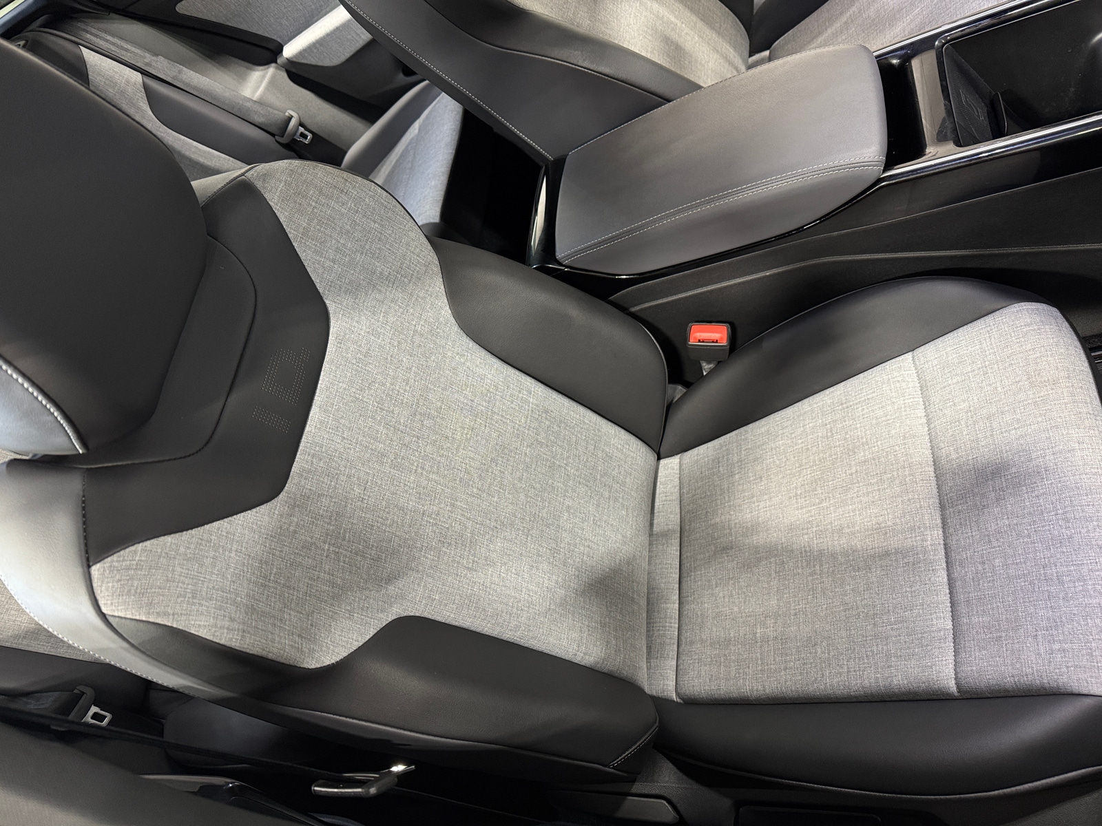 Thumbnail: 2023 Volkswagen ID.4 - 2