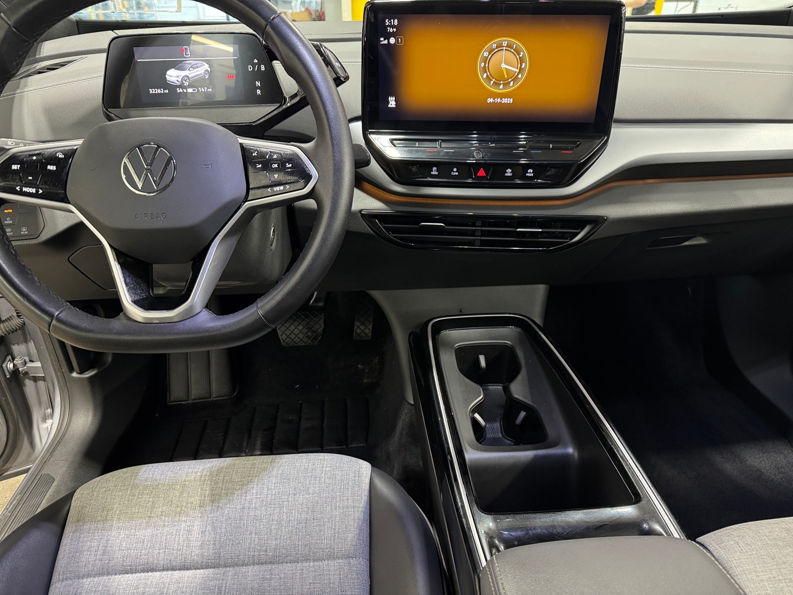 Thumbnail: 2023 Volkswagen ID.4 - 3