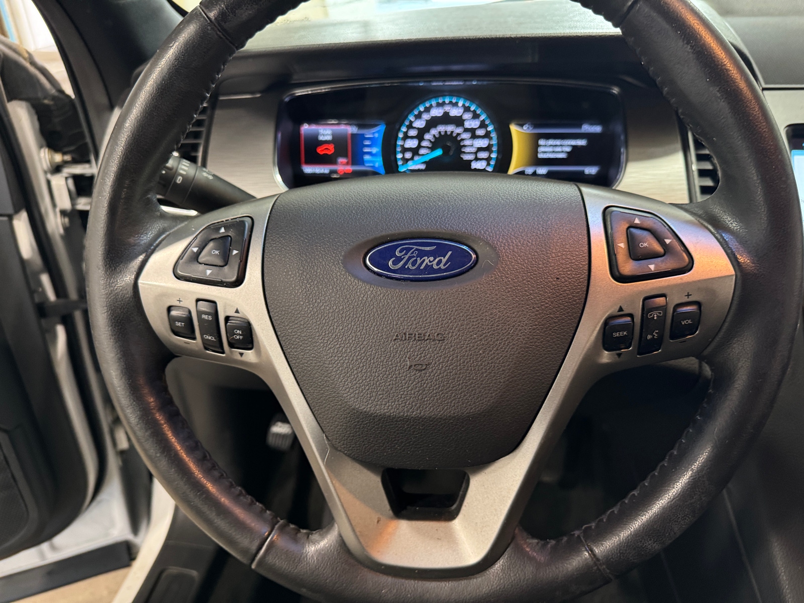 Thumbnail: 2016 Ford Taurus - 4