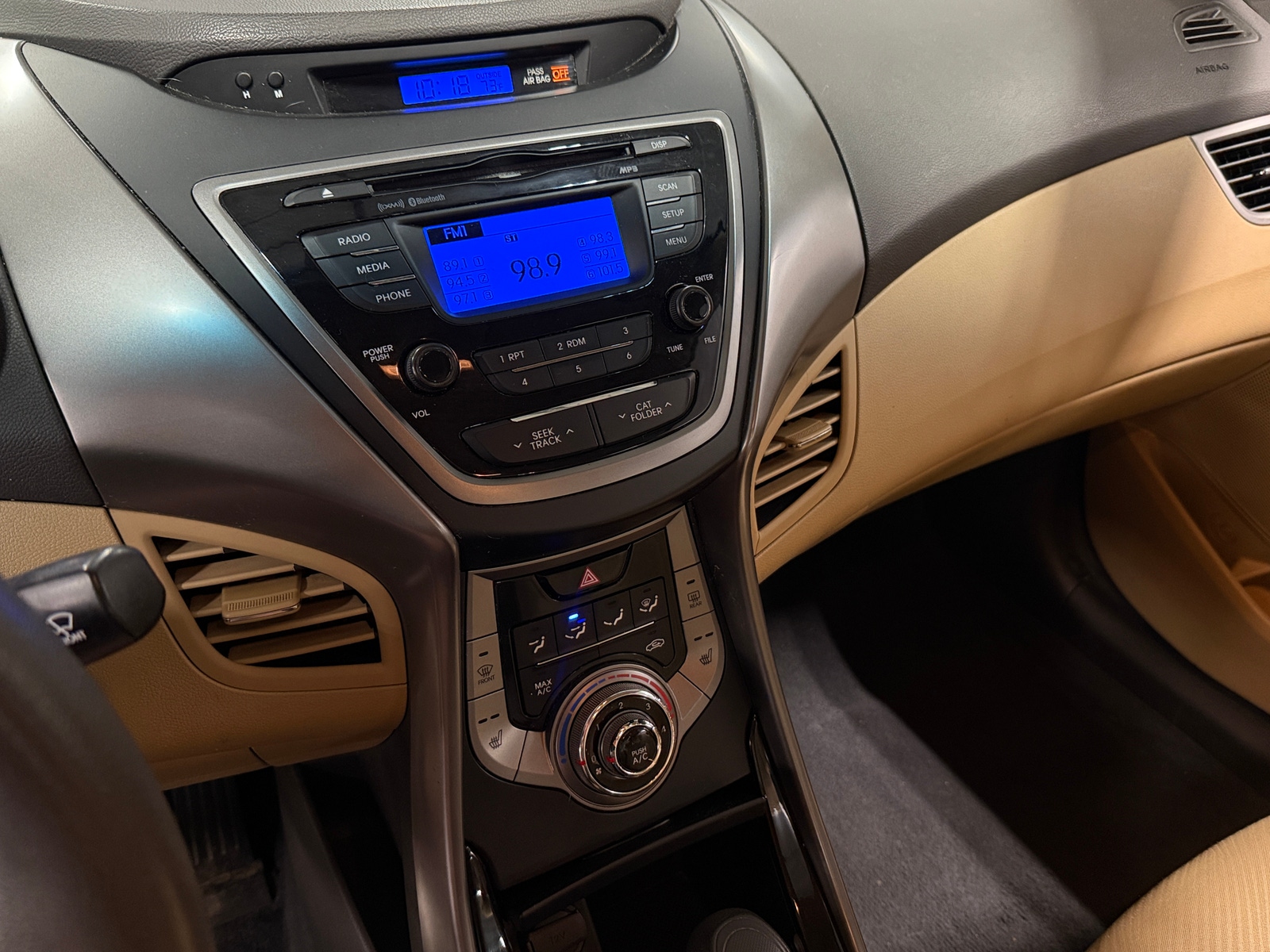 Thumbnail: 2013 Hyundai Elantra - 4