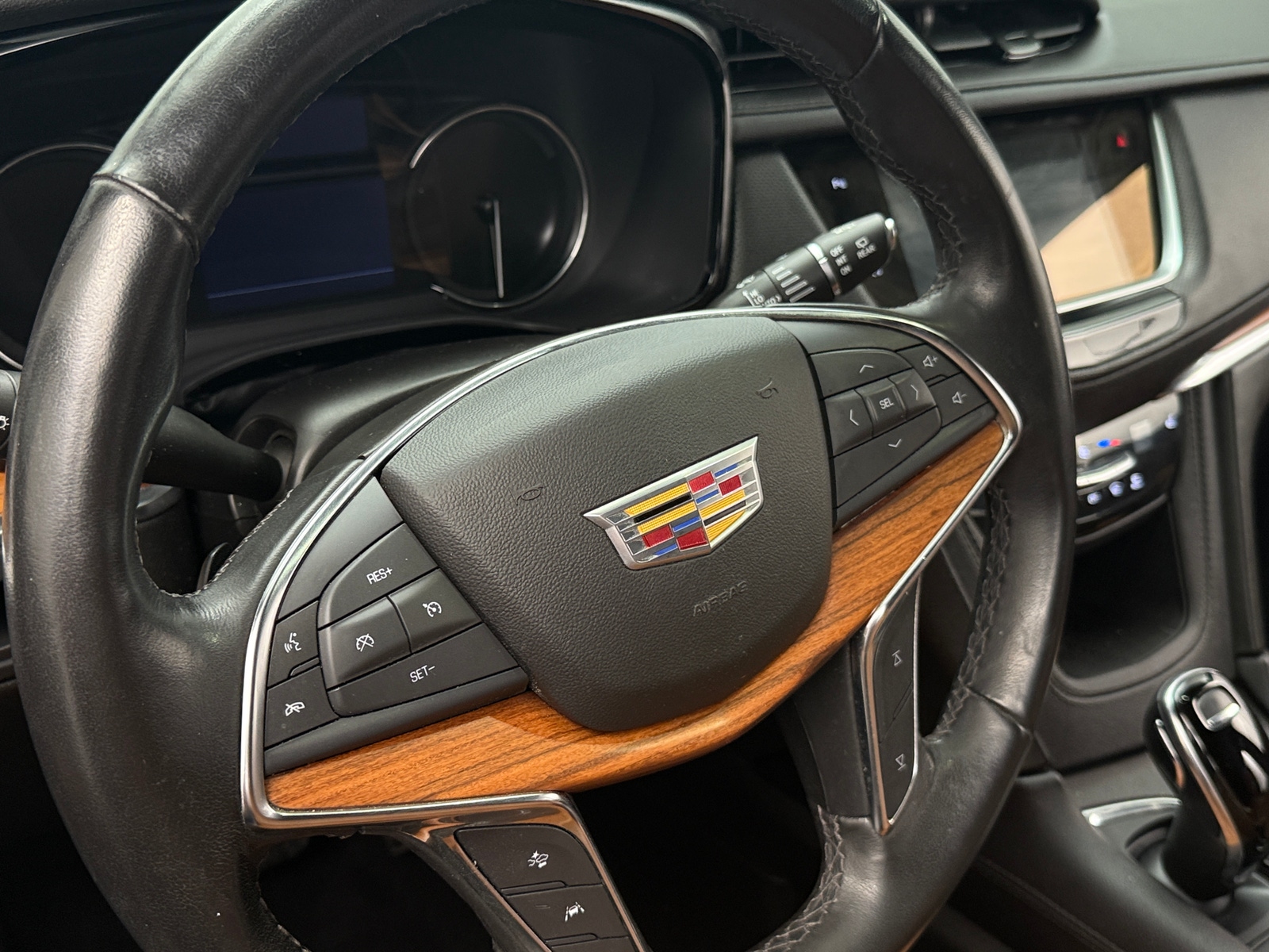 Thumbnail: 2023 Cadillac XT5 - 4