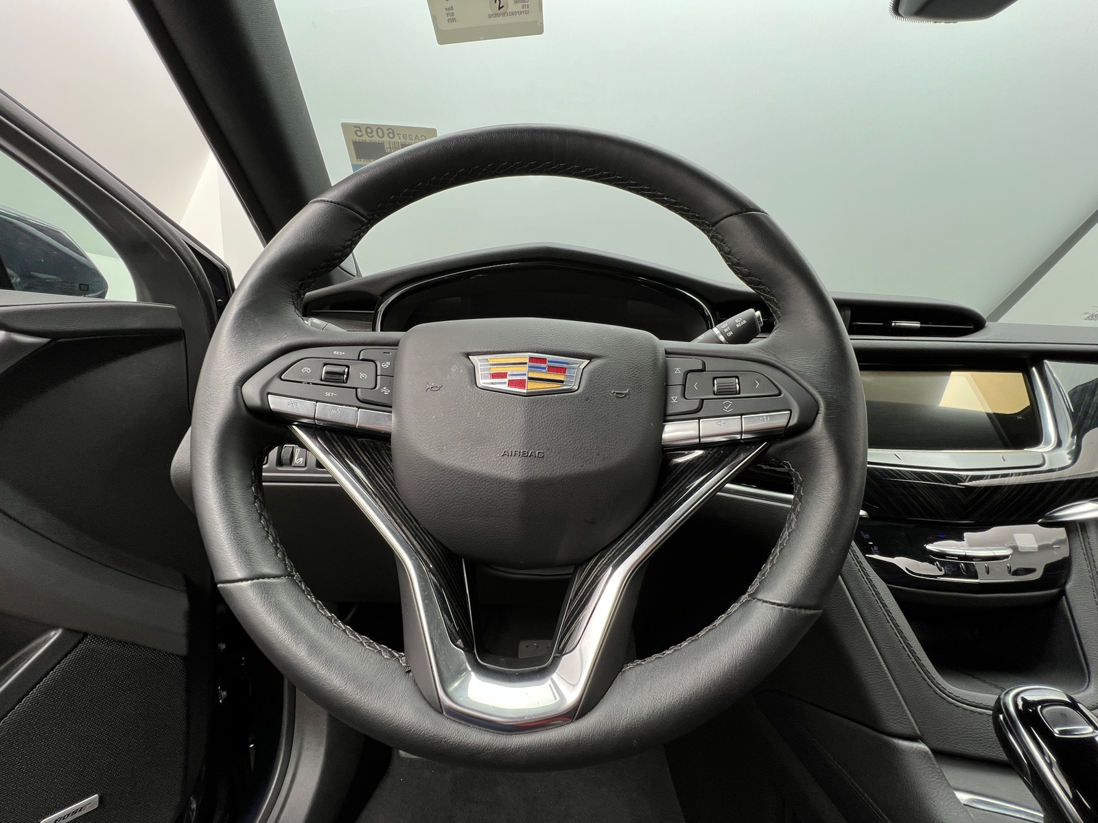 Thumbnail: 2025 Cadillac XT6 - 4