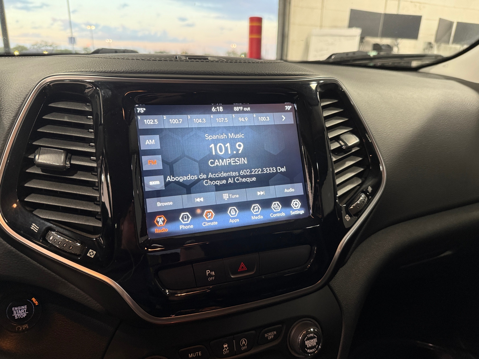 Thumbnail: 2019 Jeep Cherokee - 3