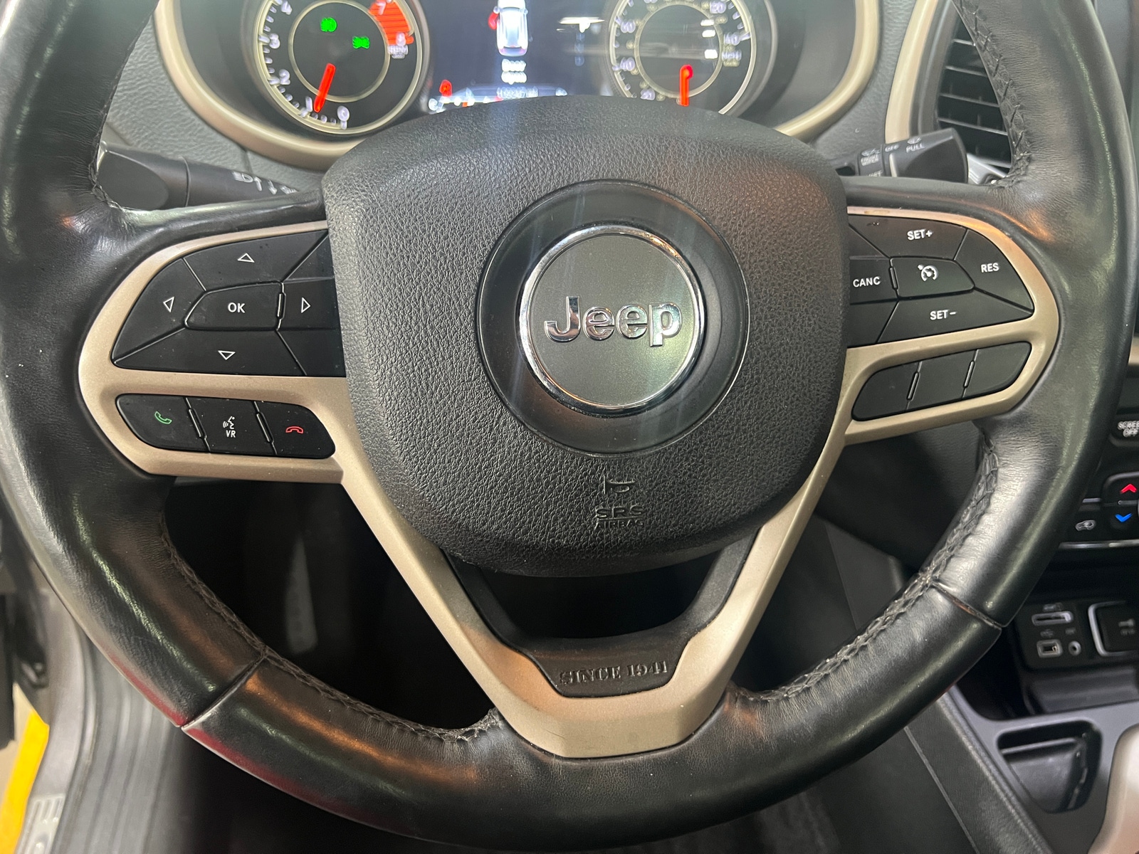 Thumbnail: 2018 Jeep Cherokee - 4
