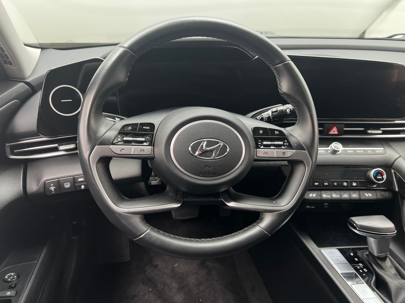 Thumbnail: 2021 Hyundai Elantra - 4
