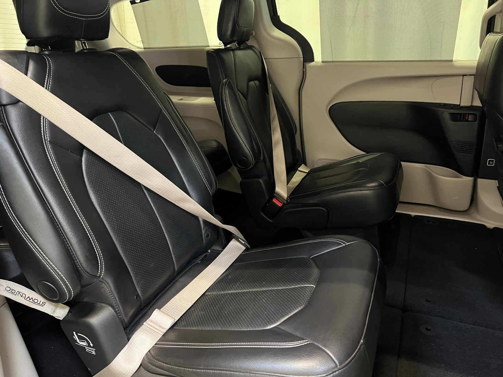 Thumbnail: 2022 Chrysler Pacifica - 5
