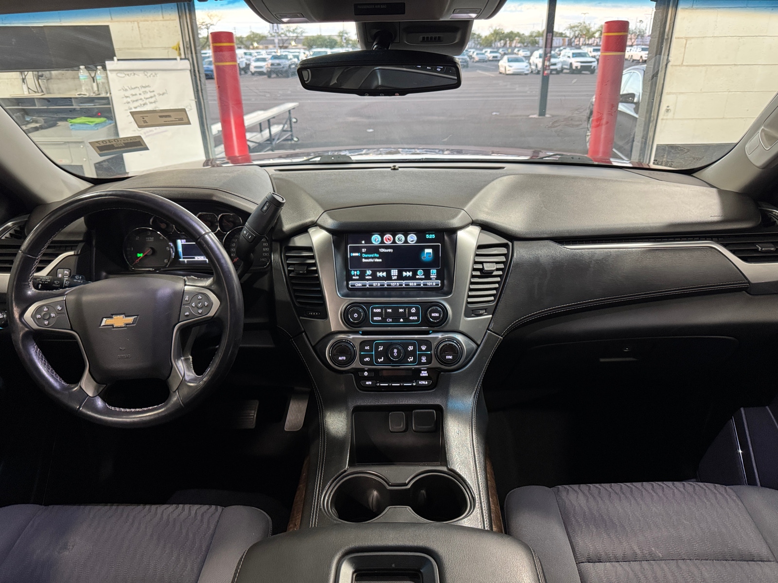 Thumbnail: 2019 Chevrolet Tahoe - 3