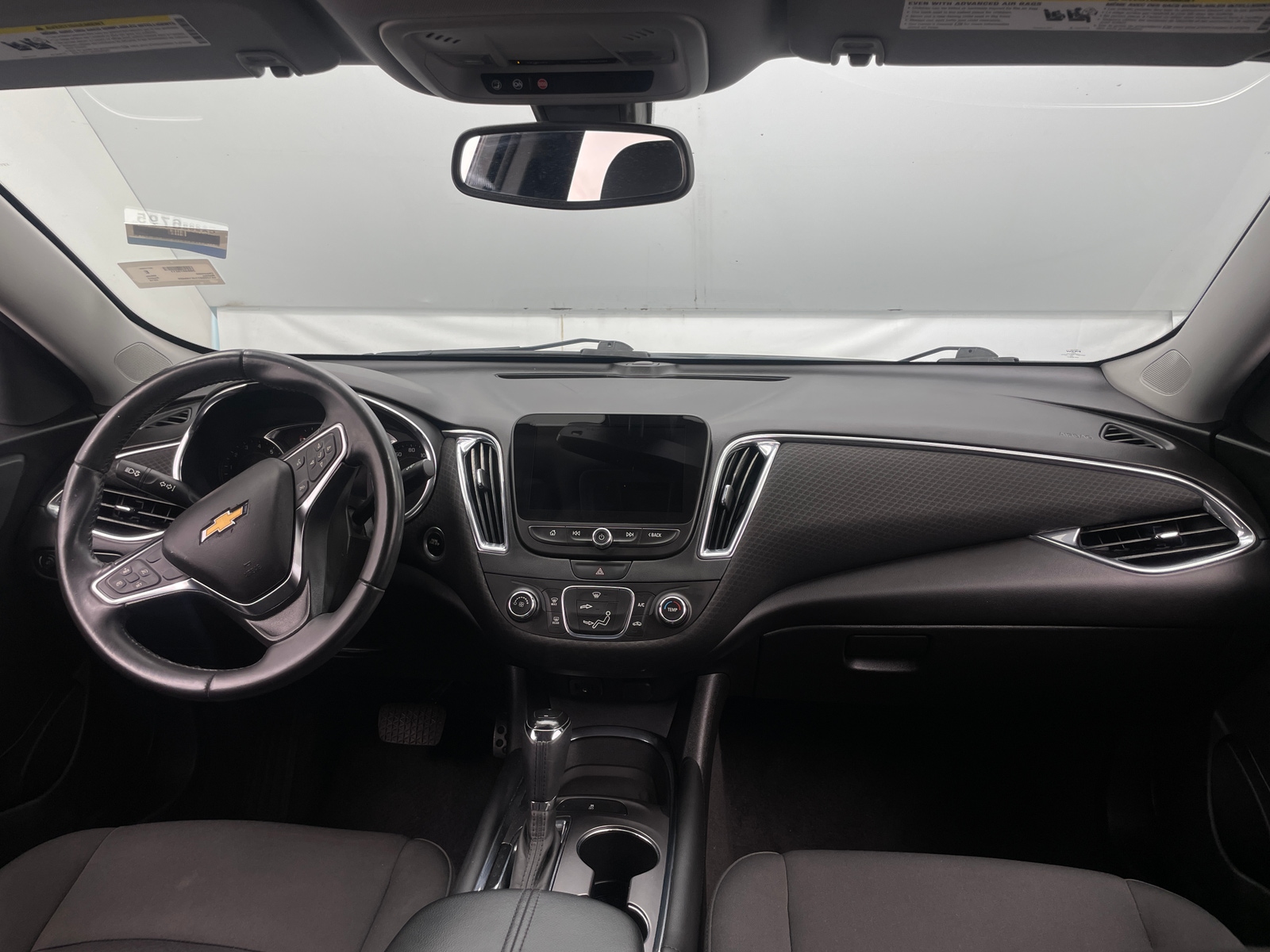 Thumbnail: 2018 Chevrolet Malibu - 3