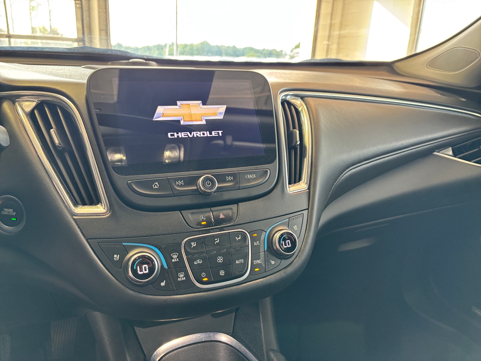 Thumbnail: 2024 Chevrolet Malibu - 4