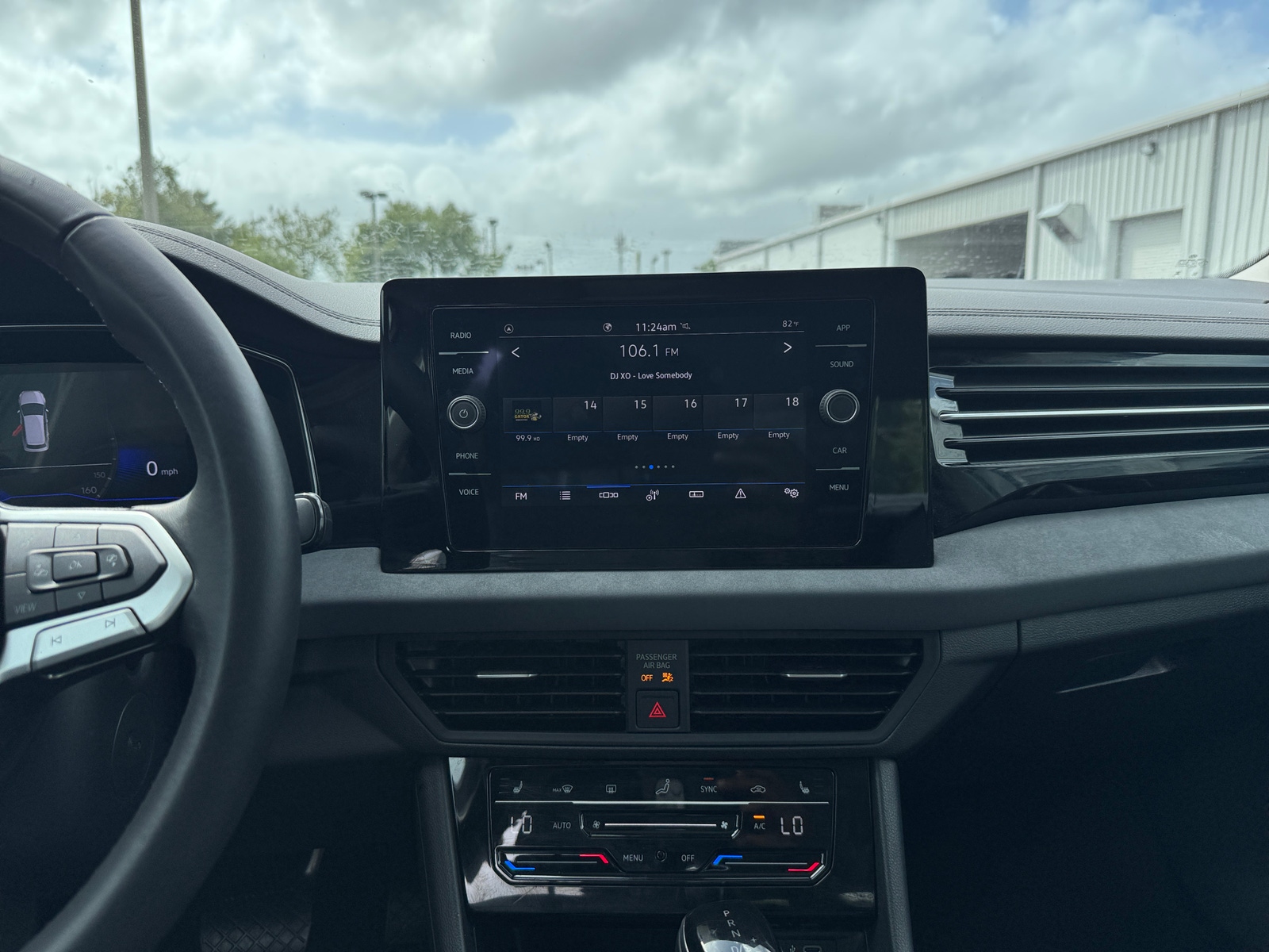 Thumbnail: 2025 Volkswagen Jetta - 4