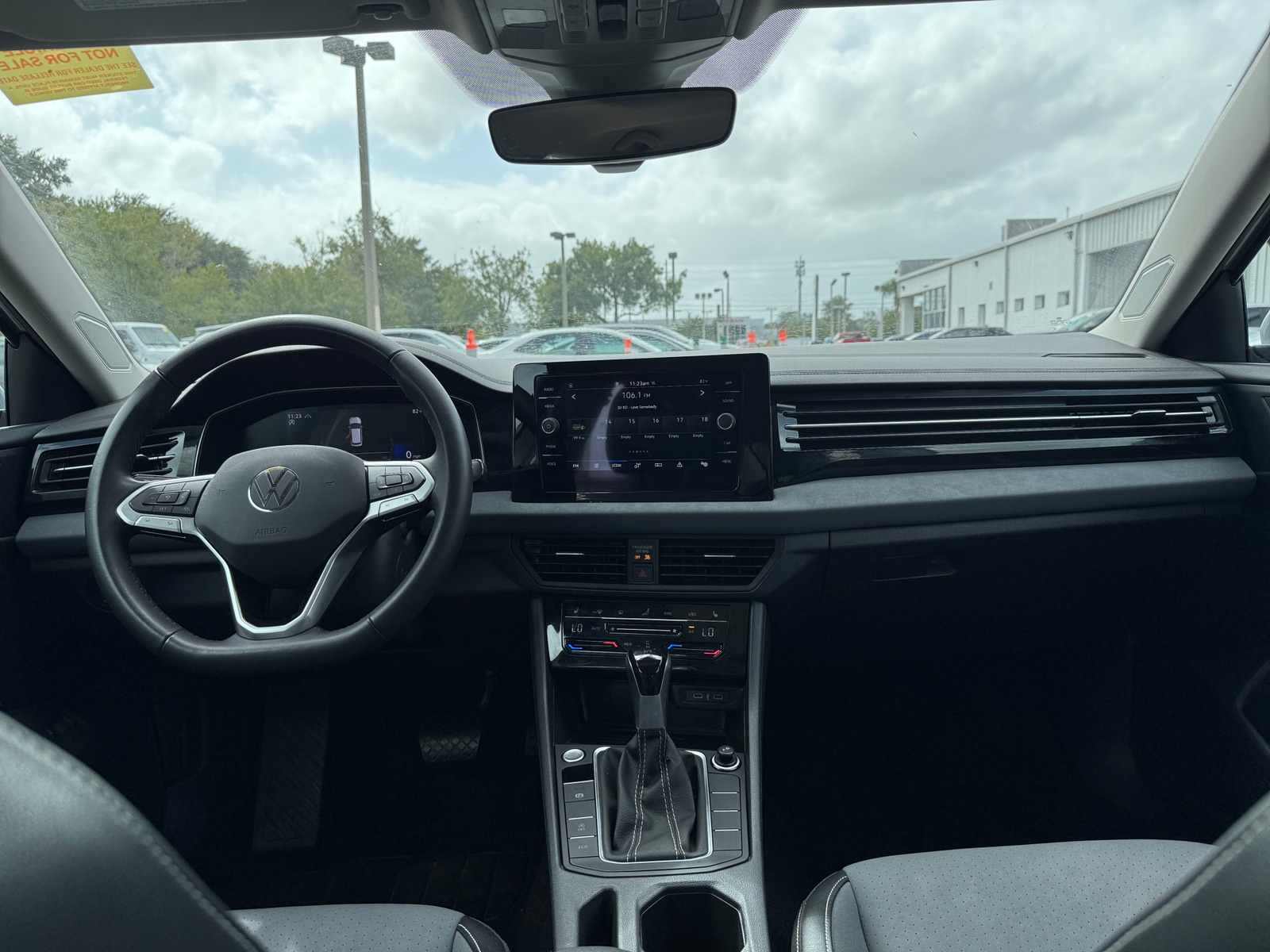 Thumbnail: 2025 Volkswagen Jetta - 3