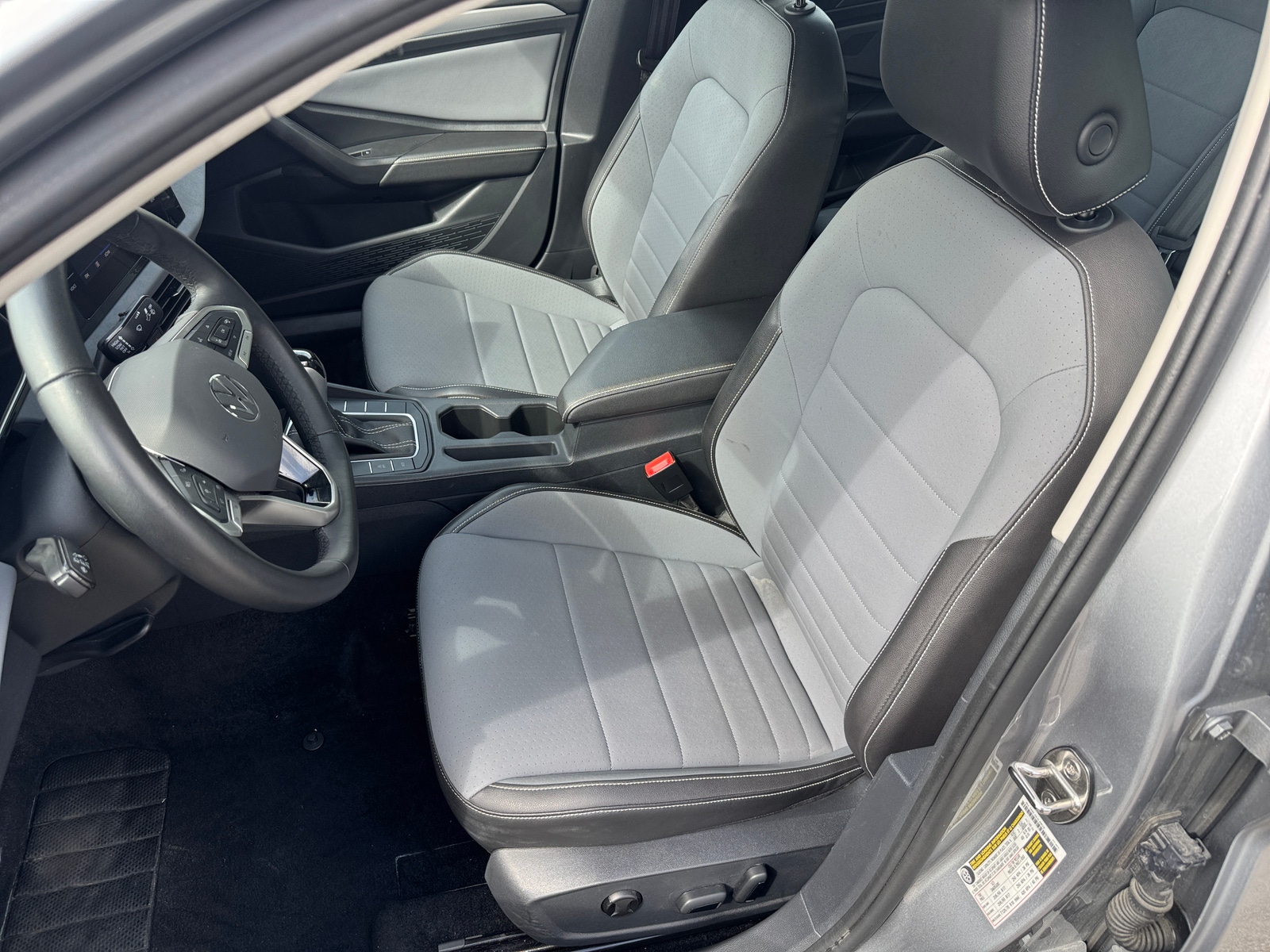 Thumbnail: 2025 Volkswagen Jetta - 2